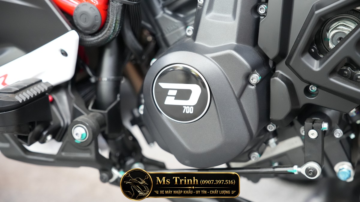 Italjet Dragster 700 Twin Premium Edition màu đen vàng mạnh mẽ tại Việt Nam
