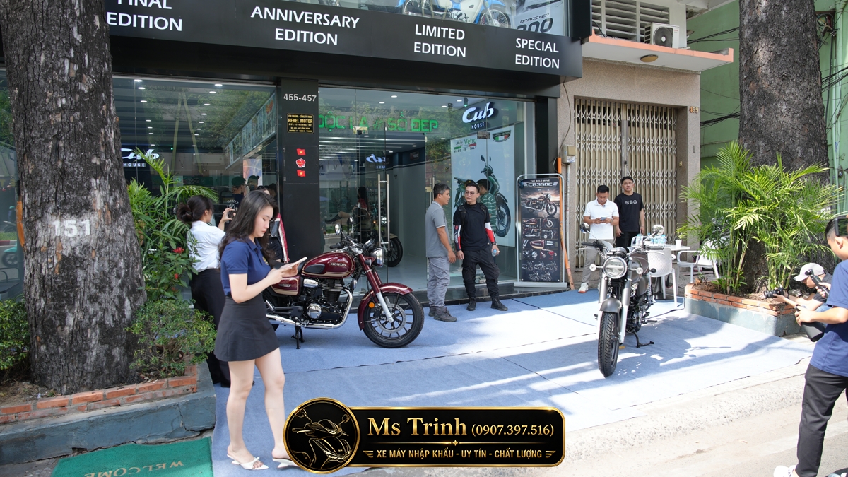 Honda CB350C Pro 2026 phong cách classic xuất hiện nổi bật trong ngày ra mắt tại Việt Nam