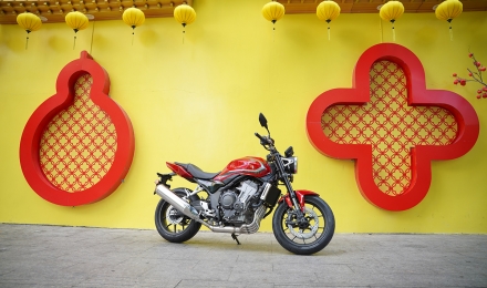 Honda CB500SF Super Four 2026: Sự Hồi Sinh Của Một Huyền Thoại